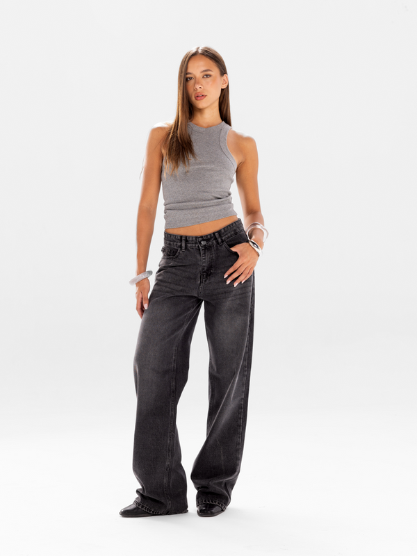 WOMEN’S STRAIGHT-LEG JEANS