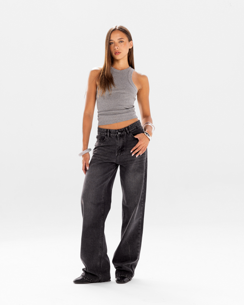 WOMEN’S STRAIGHT-LEG JEANS