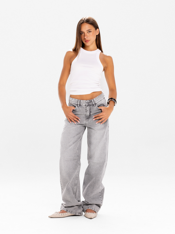 WOMEN’S STRAIGHT-LEG JEANS