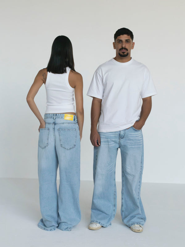 LIGHTWEIGHT BAGGY JEANS