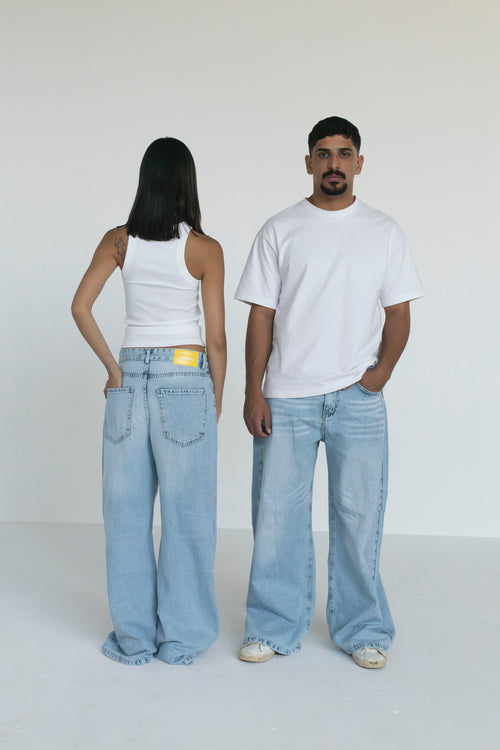 LIGHTWEIGHT BAGGY JEANS
