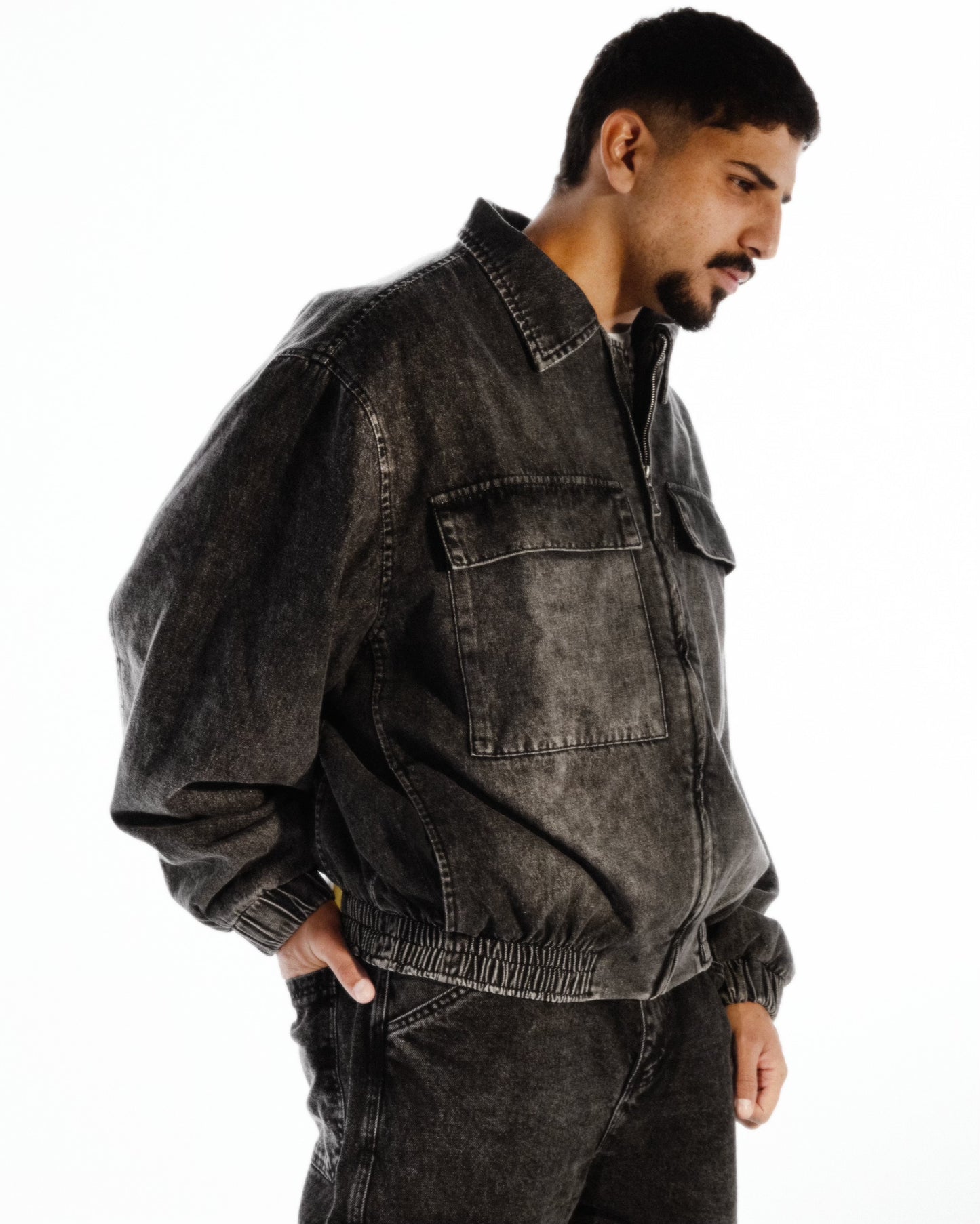 BOMBER JEANS JACKET IN WASHED BLACK