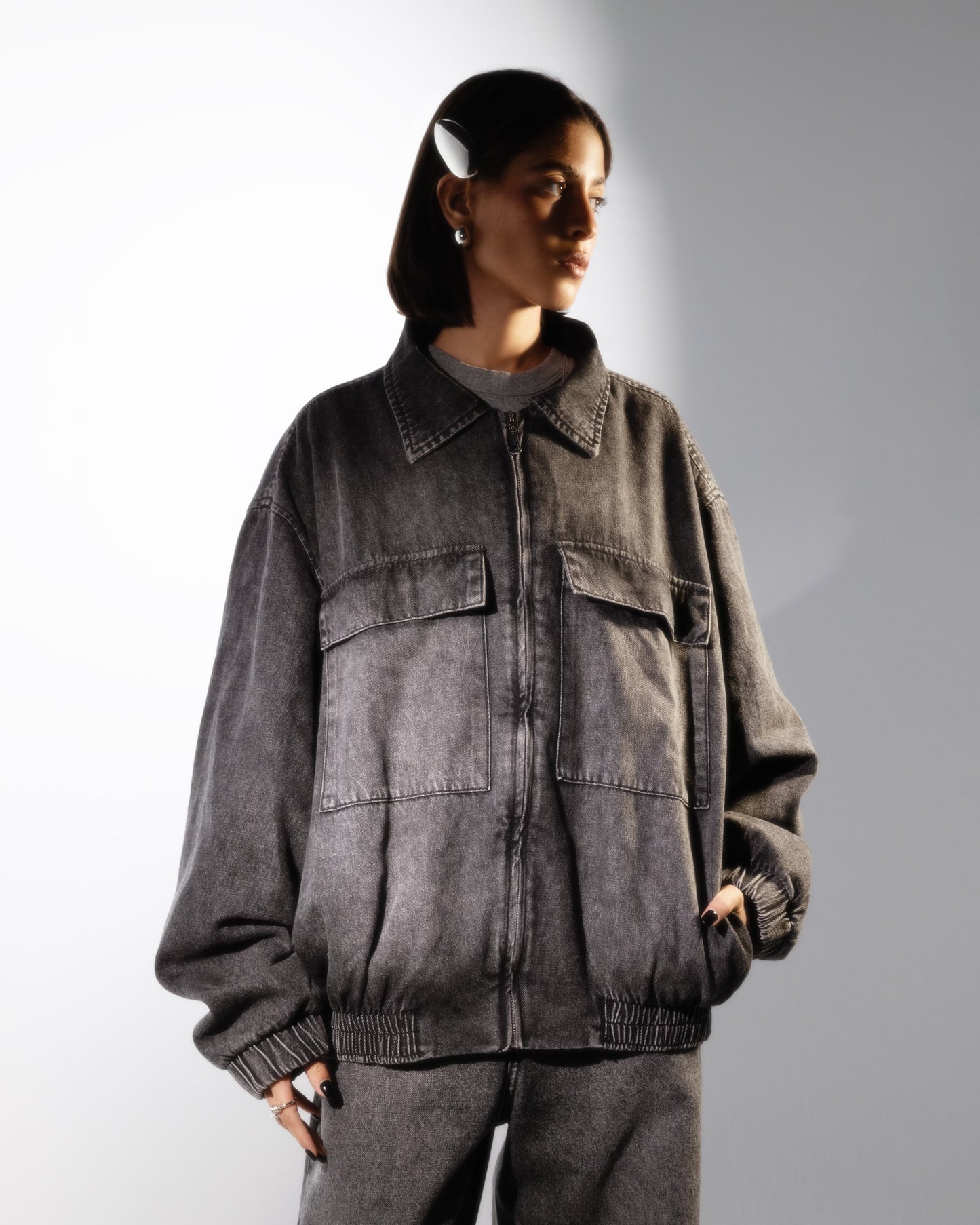 BOMBER JEANS JACKET IN WASHED BLACK